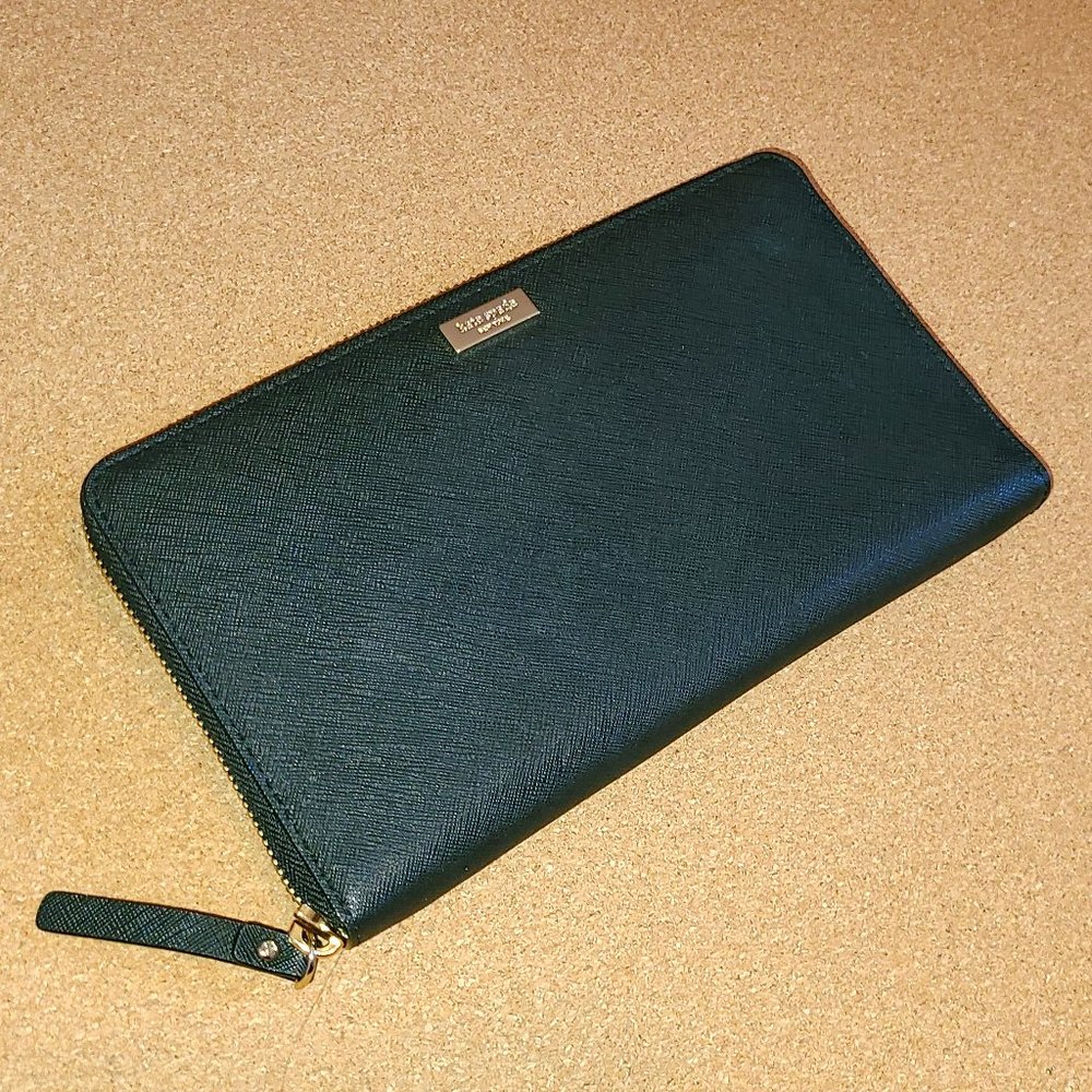 KATE SPADE Laurel Way Extra Large Travel Wallet BL